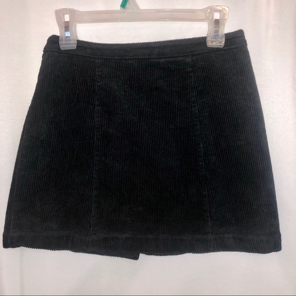 Forever 21 short skirt black with buttons - Picture 2 of 4
